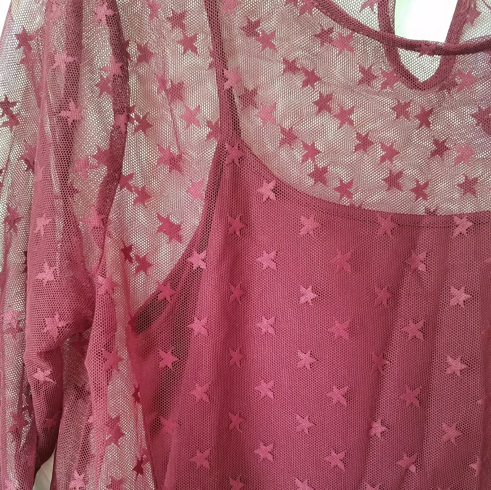 Rue21 Sheer Maroon Star Top - Picture 2 of 3